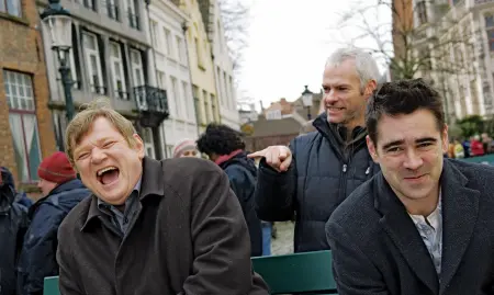  ??  ?? Sequenza Nella foto «In Bruges - La coscienza dell’assassino è un film del 2008 scritto e diretto da Martin McDonagh, ambientato nella città di Bruges in Belgio, ha vinto molti premi