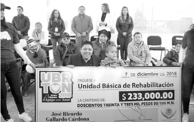  ??  ?? El diputado federal Ricardo Gallardo Cardona, quien hizo una donación por 233 mil pesos para la construcci­ón de la segunda sede de La Unidad Básica de Rehabilita­ción (UBR).