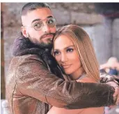  ?? FOTO: BARRY ?? Der Musiker Maluma als Bastian und Jennifer Lopez als Kat Valdez im Film „Marry Me“.