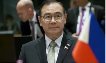  ??  ?? THANKS BUT NO, THANKS. Foreign Affairs Secretary Teodoro Locsin Jr. insists he would reject any offer from China to send a panda to the Philippine­s. Locsin said on Friday (Oct. 18. 2019) he does not want the panda to starve, noting that the country lacks facilities to tend to the bear. (File photo)