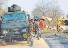  ?? RITESH MISHRA/HT ?? Over the years, the state government has built around 300 km of roads crisscross­ing Bastar’s Maoist hotbeds with the help of the CRPF road opening party.