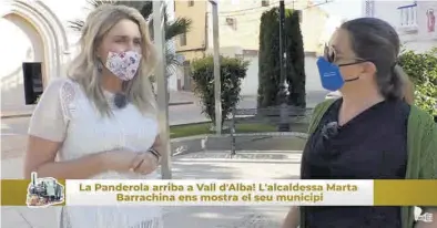  ??  ?? La alcaldesa de Vall d’Alba, Marta Barrachina, conversa con Loles García en el programa ‘La Panderola’. ((
MEDI TV