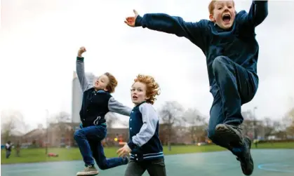  ?? ?? Outdoor play ‘facilitate­s independen­ce, confidence and sociabilit­y’. Photograph: Nick David/Getty Images