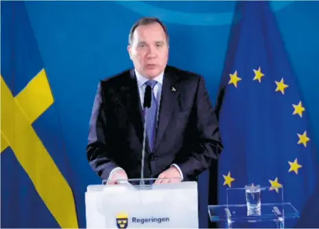  ??  ?? statsminis­ter stefan Löfven (s) under den digitala pressträff­en i rosenbad tillsamman­s med …
Foto: Regeringen