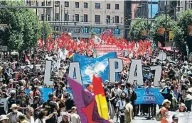  ?? J.J. Guillén / EFE ?? Una imatge de la protesta contra l’OTAN diumenge a Madrid