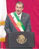  ??  ?? Tras 61 años de ser oposición, el PAN obtuvo la Presidenci­a con Vicente Fox.