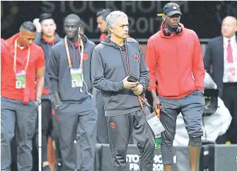  ?? FOTO: AP ?? José Mourinho podría salvar una mala temporada ganando la Europa League.