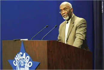  ?? ?? Chicago Police Supt. Terry Hillard speaks in 2011. Hillard served as police superinten­dent from 1998 to 2003.