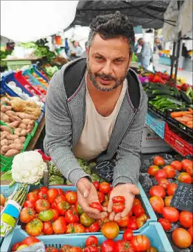  ?? ?? El tomate Raf en Germans Perelló: pequeño de tamaño pero grande en sabor.