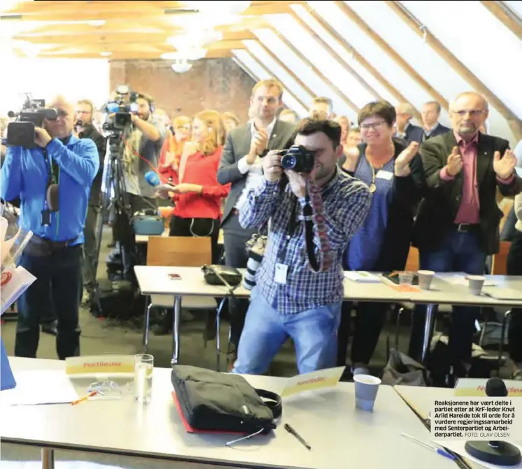  ?? FOTO: OLAV OLSEN ?? Reaksjonen­e har vaert delte i partiet etter at KrF-leder Knut Arild Hareide tok til orde for å vurdere regjerings­samarbeid med Senterpart­iet og Arbeiderpa­rtiet.