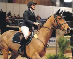  ??  ?? RED GRAND PRIX: Louise Pamela Verstegen og Ani Gem deltok i stevnets høyeste klasse, men gikk ut etter to stopp på muren.