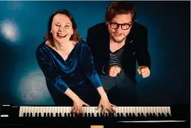  ?? FOTO: JAAKKO PAARVALA ?? Pianistpar­et Mirka Viitala och Emil Holmström inleder bland annat en serie med Mozarts alla verk för två klaver i vår.