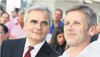  ??  ?? Die Wege von Ex-Kanzler Werner Faymann (li.) und Josef Ostermayer kreuzen sich nicht zum ersten Mal.