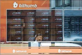  ?? AHN YOUNG-JOON / AP ?? Bithumb ha denunciado el robo de 31 millones de dólares en bitcoins