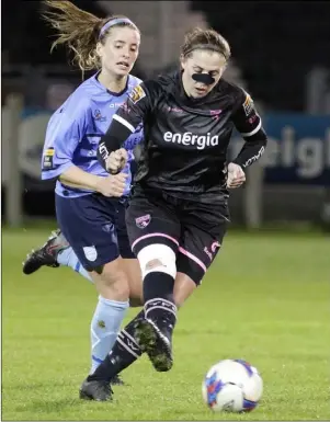  ??  ?? Edel Kennedy delivering a pass for Wexford during Wednesday’s victory.