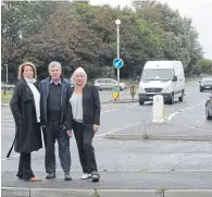  ?? ?? Pamela Godrey, Terry Tindall and Cllr Jacky Pendleton want improvemen­ts