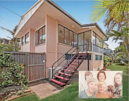  ??  ?? 7 Chairlift Ave East, Mermaid Beach (main) sold for $1.9 million over the weekend. Leon Williamson, (inset, middle back) surrounded by her children Jan, Alan, Chris and Robyn, holding Digger the dog. This photo was taken at Nobby Beach in 1969.