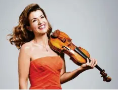  ?? Foto: Bastian Achard ?? Schon vor dem offizielle­n Festivalbe­ginn gibt Stargeiger­in Anne‰Sophie Mutter ein Sonderkonz­ert in Bad Wörishofen.