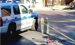  ?? | MITCH DUDEK/ SUN- TIMES ?? A bicyclist was fatally struck by a truck Monday morning in the North Center neighborho­od, according to Chicago Police.