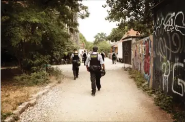  ??  ?? Politiet har forstaerke­t indsatsen på og omkring Christiani­a, og det giver flere voldelige sammenstød mellem hashhandle­re og politiet. Arkivfoto: Nicolai Lorenzen/Ritzau Scanpix