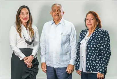  ?? PEDRO BAZIL ?? Claudia Chez, Osmar Benítez e Ivonne García, ejecutivos de la Junta Agroempres­arial Dominicana.