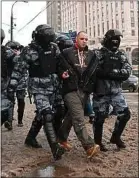  ??  ?? Plus de 1300 personnes ont été interpellé­es à Moscou.