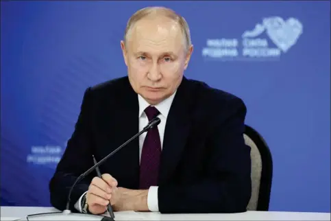  ?? ?? Vladimir Putin skrev under på det nye dekret den 18. januar Foto: Sergei Savostyano­v/Reuters
