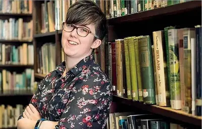  ??  ?? Lyra Mckee, 29 anni, la reporter uccisa durante gli scontri tra polizia ed estremisti New Ira a Londonderr­y, nell’irlanda del Nord