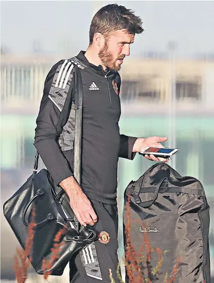  ?? ?? Man on a mission: Michael Carrick heads to Spain as Manchester United’s temporary manager, with Mauricio Pochettino (left) on the radar