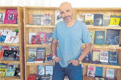  ?? GASTIARENA ?? Libros. Detrás de Sacheri, en Mar del Plata. Es uno de los autores de ficción que más vende.