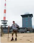  ?? Foto: dpa ?? Brocken Benno – dieses Bild entstand in der vergangene­n Woche auf dem Gipfel des Brockens – will auch an seinem heu tigen 85. Geburtstag auf den Berg stei gen.