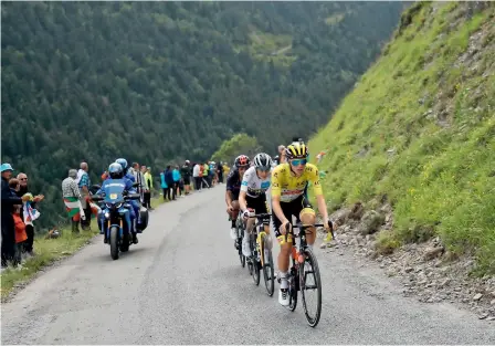  ?? Reuters ?? UAE Team Emirates’ rider Tadej Pogacar stays ahead of the pack during Stage 17 of the Tour de France. —