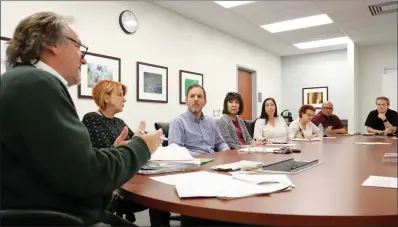  ?? Nikolas Samuels/The Signal ?? Assistant Director of Student Health and Wellness/Mental Health Program and chair of the Santa Clarita Valley Suicide Prevention, Postventio­n and Wellness Committee, Larry Schallert, talks during a discussion among committee members from different...