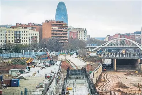  ?? LLIBERT TEIXIDÓ ?? La futura estación de la Sagrera es un ejemplo de cómo los sobrecoste­s generan fraude y congelan la obra