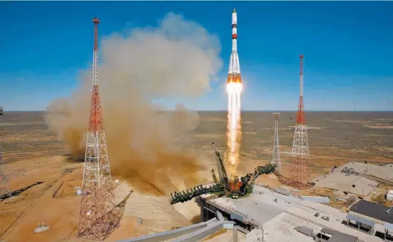  ??  ?? El cohete fue lanzado el martes 28 de abril; por error quedó en una órbita equivocada.