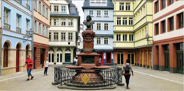  ?? ROSIE LEUTZINGER ?? Frankfurt’s “new” Old Town, called the DomRömer Quarter, is a reconstruc­tion of the half-timbered historic district destroyed during the Second World War.