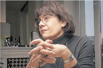  ?? ?? Catherine Malabou centra sus estudios en la filosofía, las neurocienc­ias, el feminismo y la política.