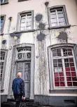 ?? RP-FOTO: END ?? Das Haus an der Bilker Straße wurde mit Farbe verunstalt­et.