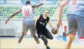  ?? FOTO: BORJA B. HOJAS ?? Rousselle
El base francés fue uno de los mejores del RETAbet Bilbao Basket