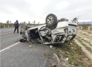  ??  ?? Tragedia. El grupo de trabajador­es se dirigía a Derramader­o, a trabajar; cuando sobrevino el fatal accidente.