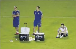  ?? EFE / JOADSON ALVES ?? Messi, sentado, en un entrenamie­nto con Argentina.