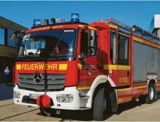  ?? Foto: Bunk ?? Seit Mittwoch hat die Gundelfing­er Feuerwehr ein neues Fahrzeug. Bürgermeis­terin Miriam Gruß wünschte den Helfern trotzdem wenige Einsätze.