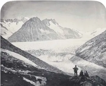  ?? FOTO: MÜNCHNER STADTMUSEU­M ?? Adolphe Brauns Schweiz-Ansichten, wie etwa vom Aletsch-Gletscher, verkauften sich Mitte des 19. Jahrhunder­ts bestens und dienen heute als Beweismate­rial für die Abnahme der Gletscher.