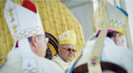  ??  ?? Vescovo Monsignor Nunzio Galantino, 67 anni, dal ‘96 cappellano di Sua Santità, è segretario generale della Conferenza episcopale italiana dal 25 marzo 2014