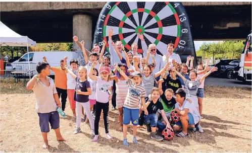  ?? FOTO: STADT D/SCHAFFMEIS­TER ?? Die Kinder der Freizeitei­nrichtung WestEnd aus Heerdt sind auf dem Apollo-Platz auf jeden Fall dabei.