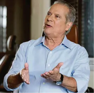  ?? Lula Marques - 17.mai.18/fotos Públicas ?? O ex-ministro José Dirceu, condenado em segunda instância, mas solto por ordens do Supremo, agora é conselheir­o da campanha de Fernando Haddad