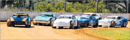  ?? PICTURE / DEBBIE BEADLE ?? LTDs, Bs and super saloons in mixed grade racing at Kaikohe Speedway on Sunday.