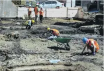  ?? PHOTO: GERARD O’BRIEN ?? Ground work . . . The archaeolog­ical team works on the site in 2016.