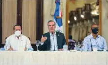  ?? FUENTE EXTERNA ?? El presidente Abinader se reúne con 201 juntas de vecinos de San Juan y escucha sus necesidade­s