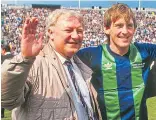  ??  ?? Sir Kenny with Tommy Docherty in 1986 at a game marking his 100 Scotland caps